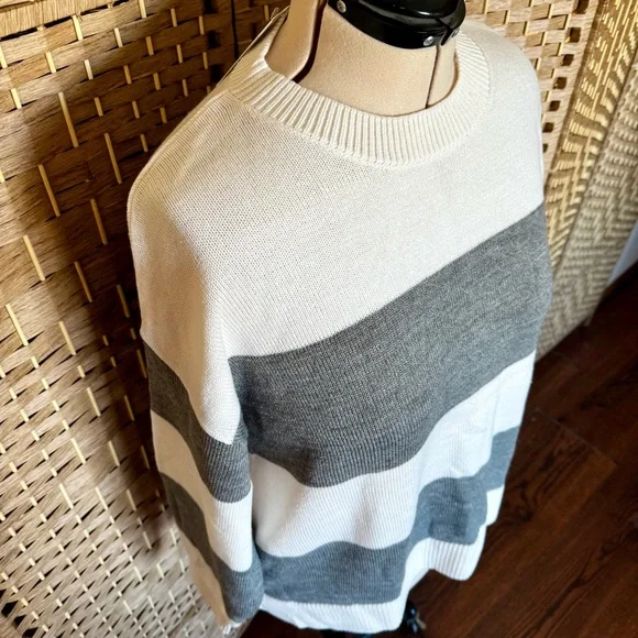 ❄️ NWT grey & white wide stripe H&M sweater XXL - Picture 3 of 11